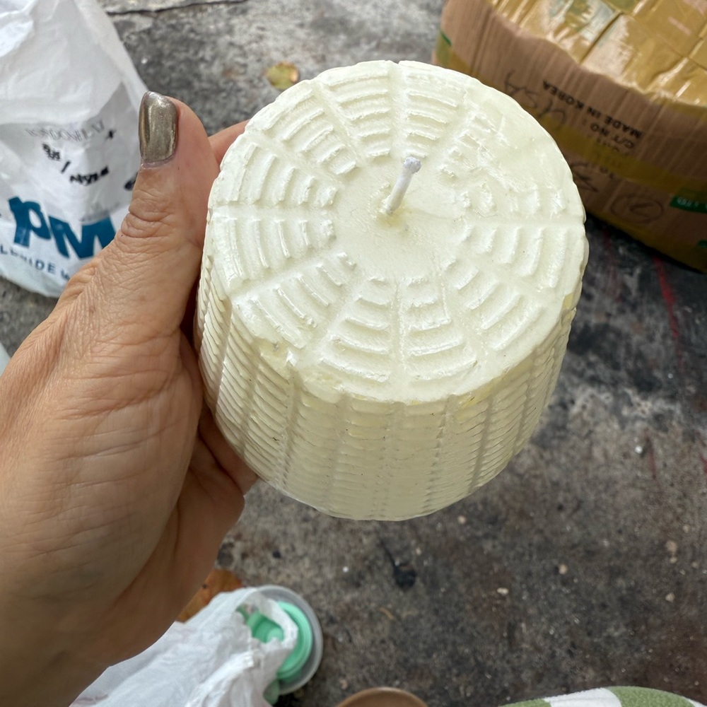 Textured White Party Candle CANDLE, RICOTTA
Made in Italy; Unscented Natural Wax - Picture 6 of 7